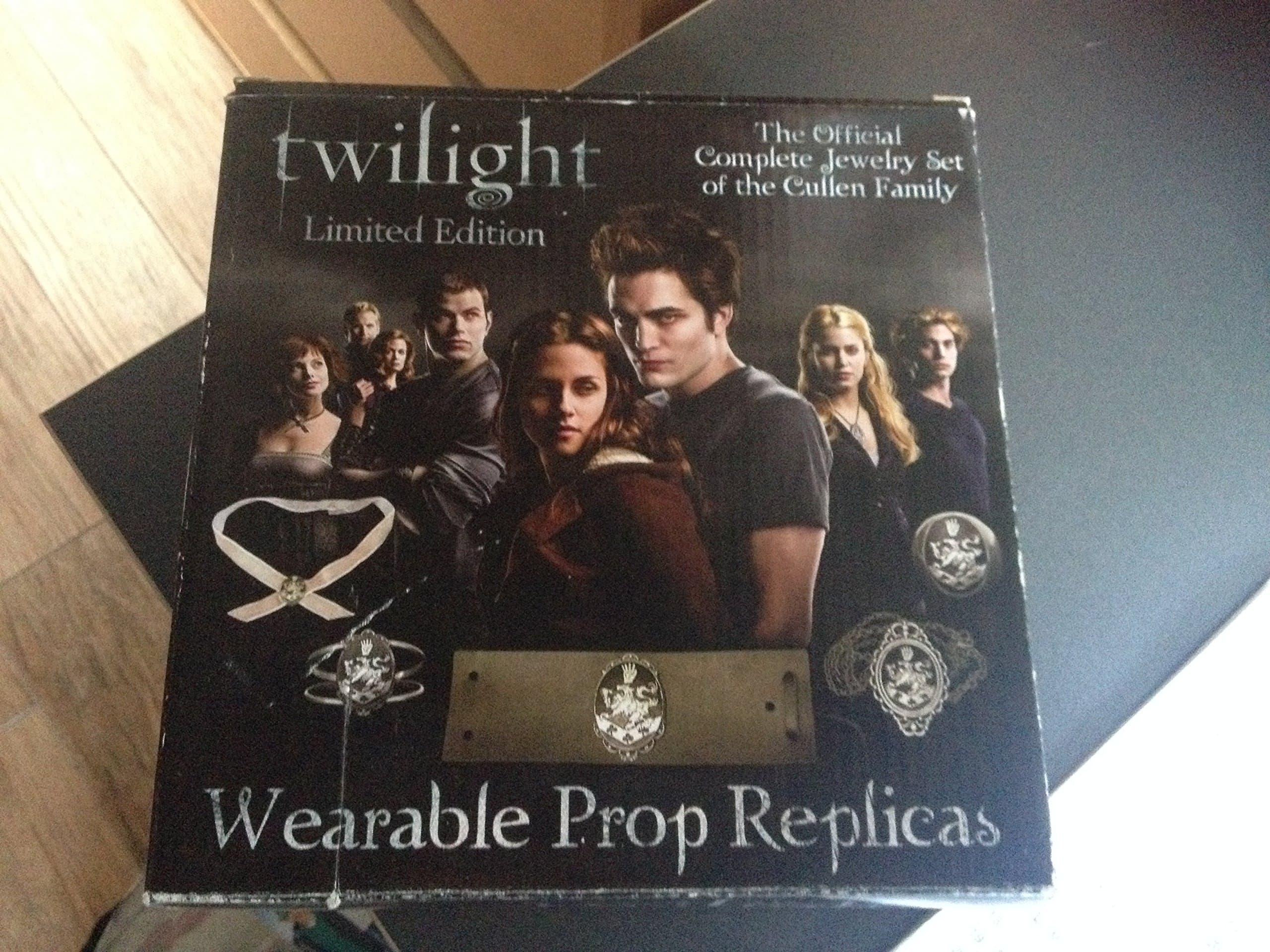 NECA Twilight Limited Edition Official Complete Jewelry Set of the Cullen Family