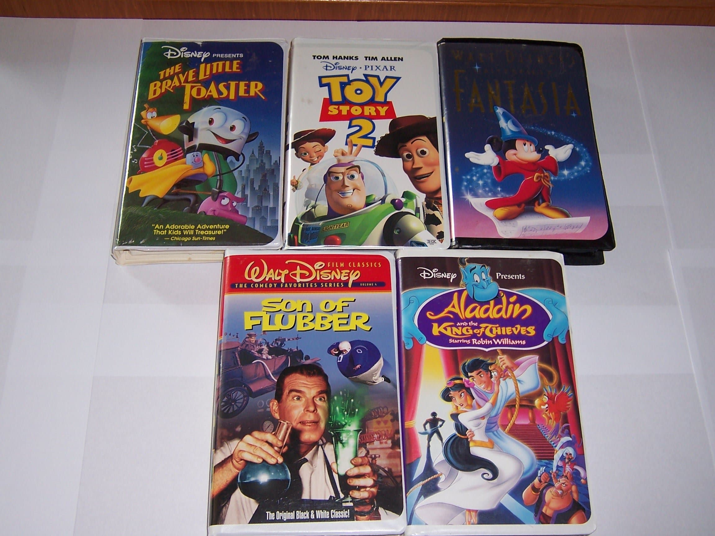 5 Disney VHS bundle (Toy Story 2 / Fantasia / Son of Flubber / Alladin and the King of Thieves / The Brave Little Toaster)
