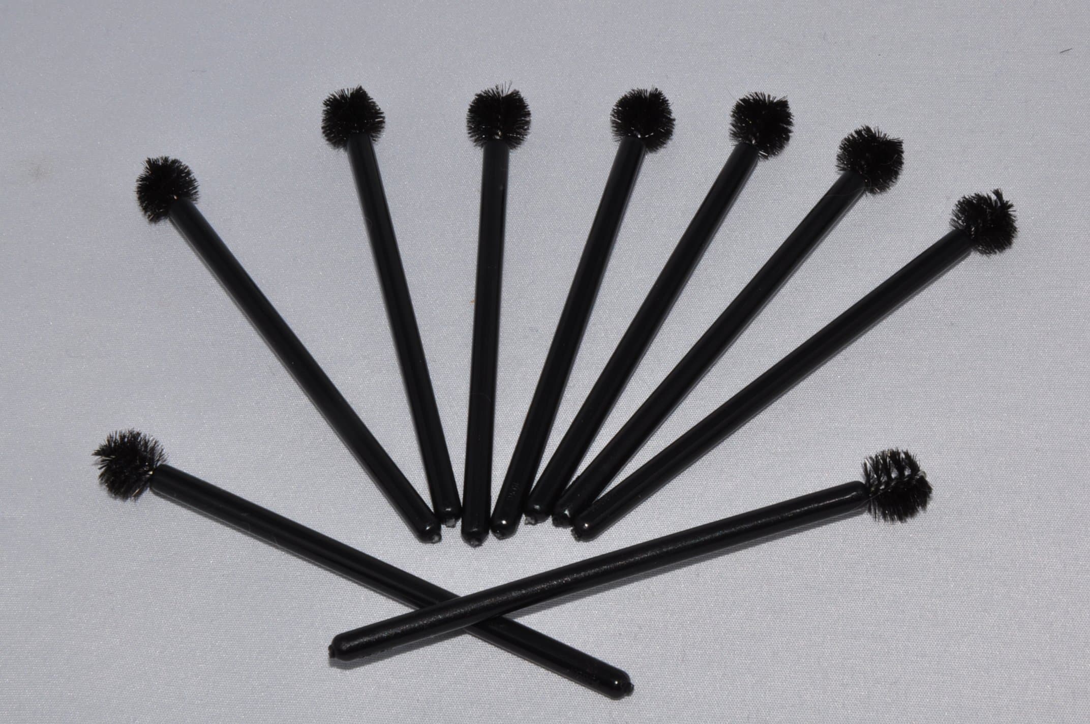 Alluring Round Head Disposable Mascara Wands/Brushes Eyelash Extension (QTY: 25)