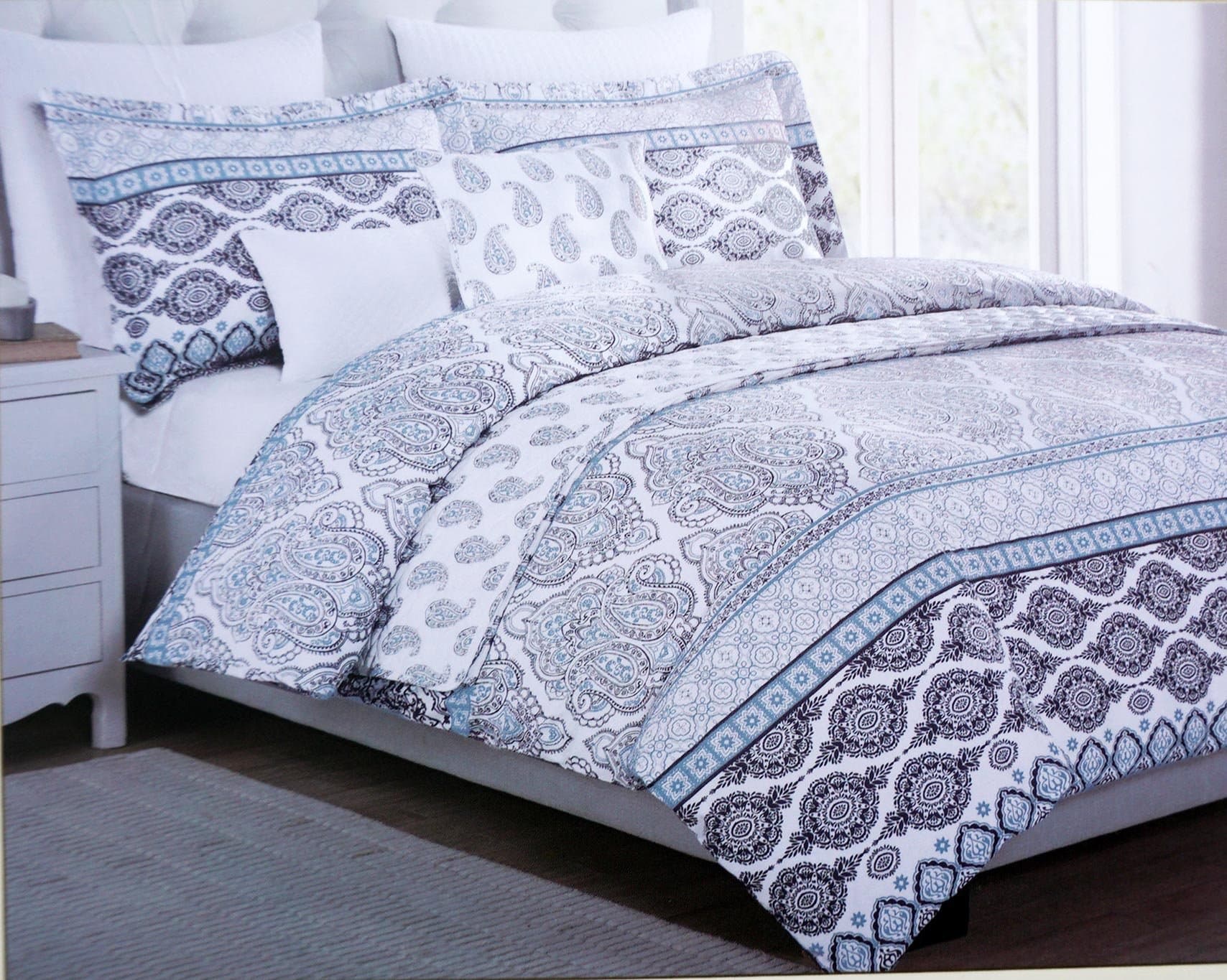 Domain Bedding 3 Piece King Duvet Cover Set Light and Dark Blue Paisley Geometric Medallion Pattern on White