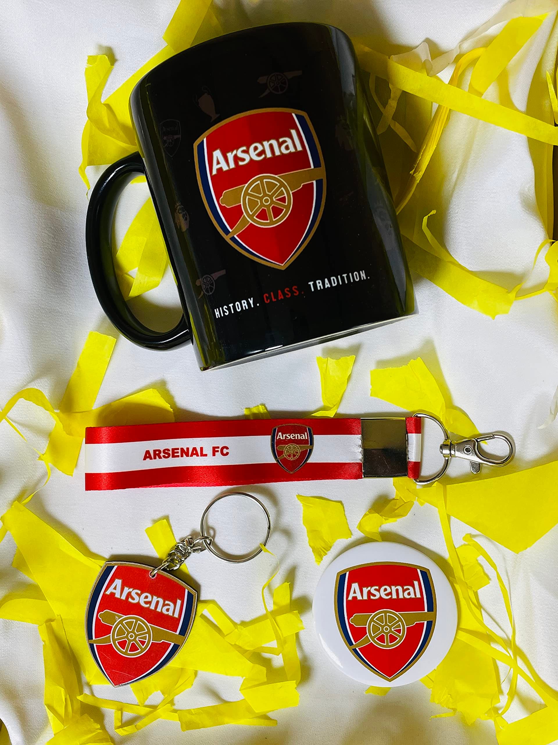 SINCE 7 STORE Gunners Combo Gift box for Gunners Fans, 4 products: Gunners Mug, One Keychain, One Keychain Lanyard & one Gunners badge.