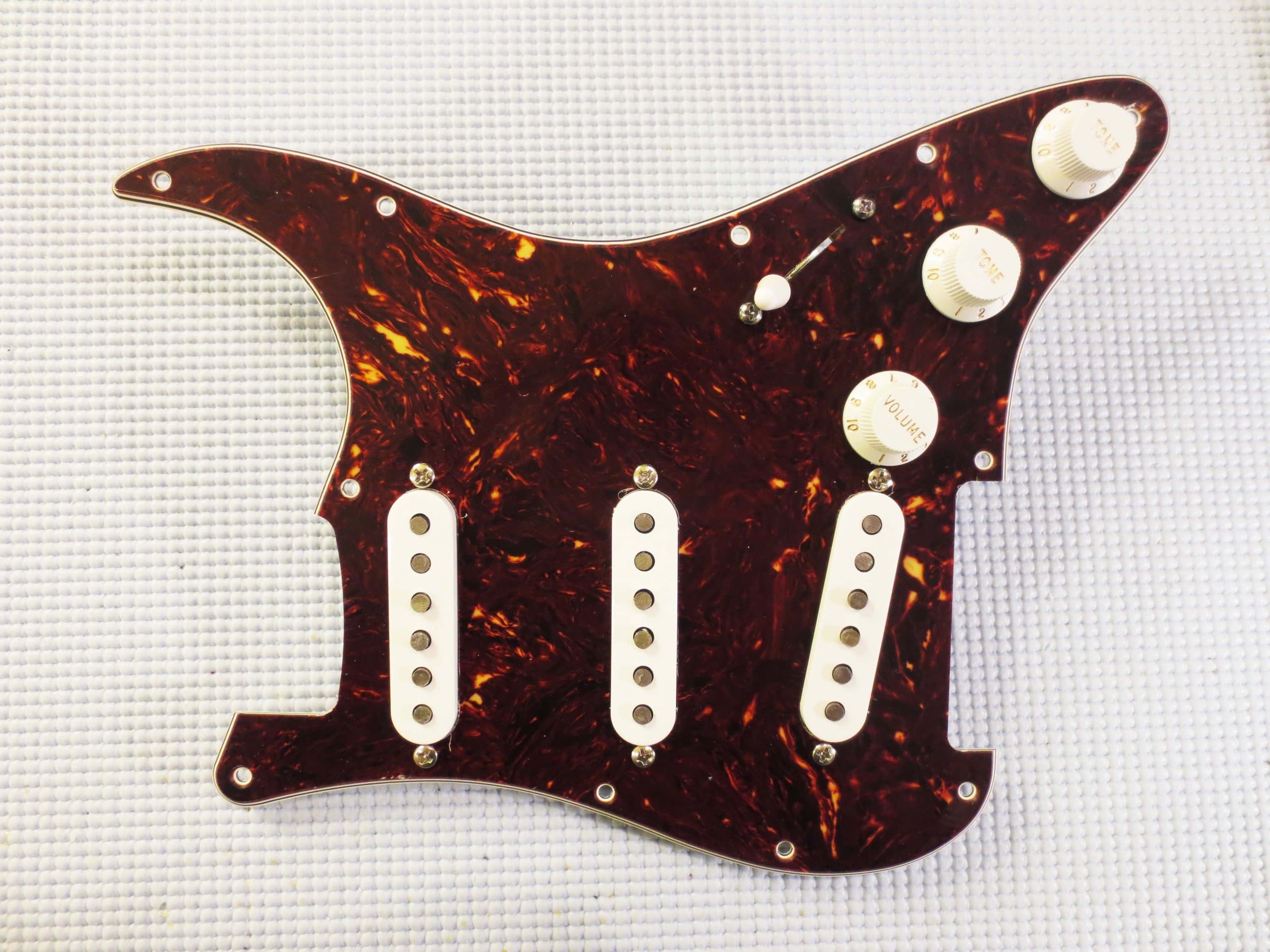 Twilight Lindy Fralin Vintage Hot Stratocaster Strat Tortoise Brown Regular 11 Hole with Bassplate and Blender Pot Or Any Color Any Hole Pattern!
