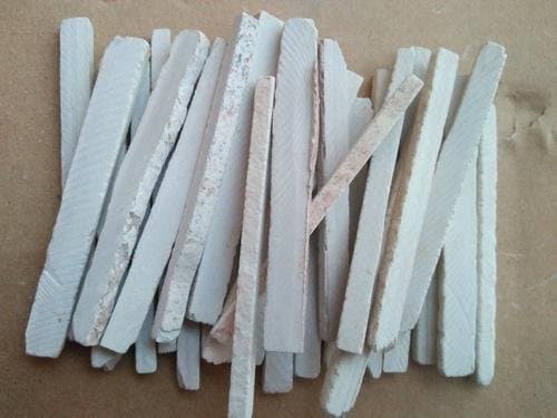 - PACK OF 60 Pcs Natural White Limestone Slate Pencils. Consistent Size and Genuine Limestone Slate Pencils. 100% Natural and Safe to use.