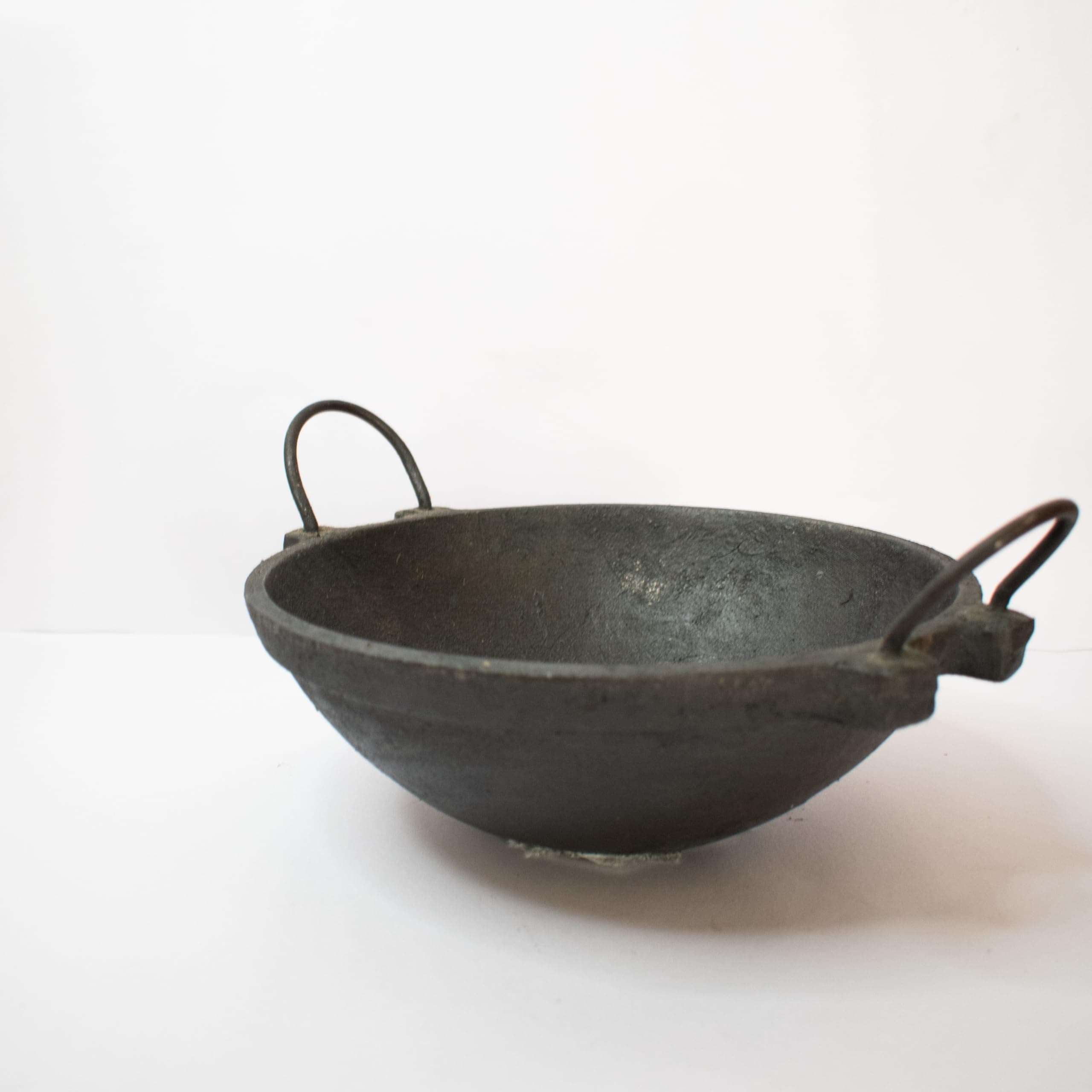 Zishta Pre Seasoned Cast Iron Kadai Medium - 1L, 7.6cm Depth, 21.6cm Dia - Naturally Nonstick, Toxin-Free - Iron Enriched - Gas Compatible - Ideal for Deep Frying & Cooking - preseasoned kadhai