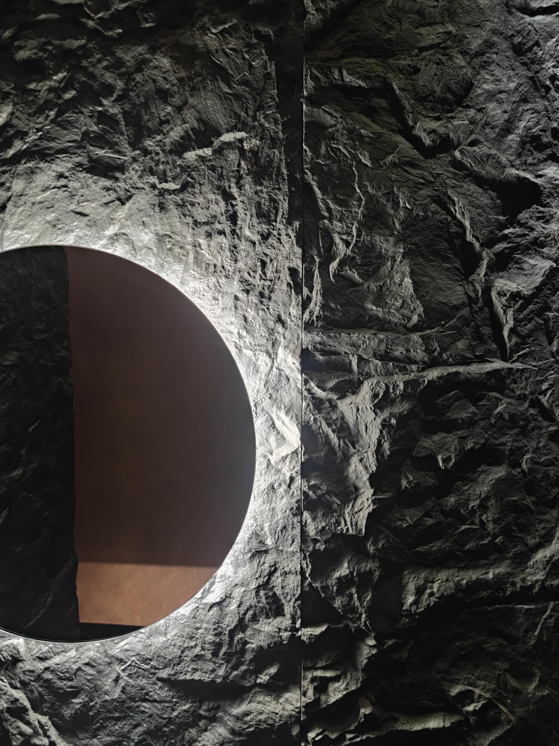 Faux Split Rock Wall Panel Imitation Stone 3D Brick Resin Wall Panels DIY for Interior, Exterior Wall Decoration, Faux Stone Tiles (Black Sample)