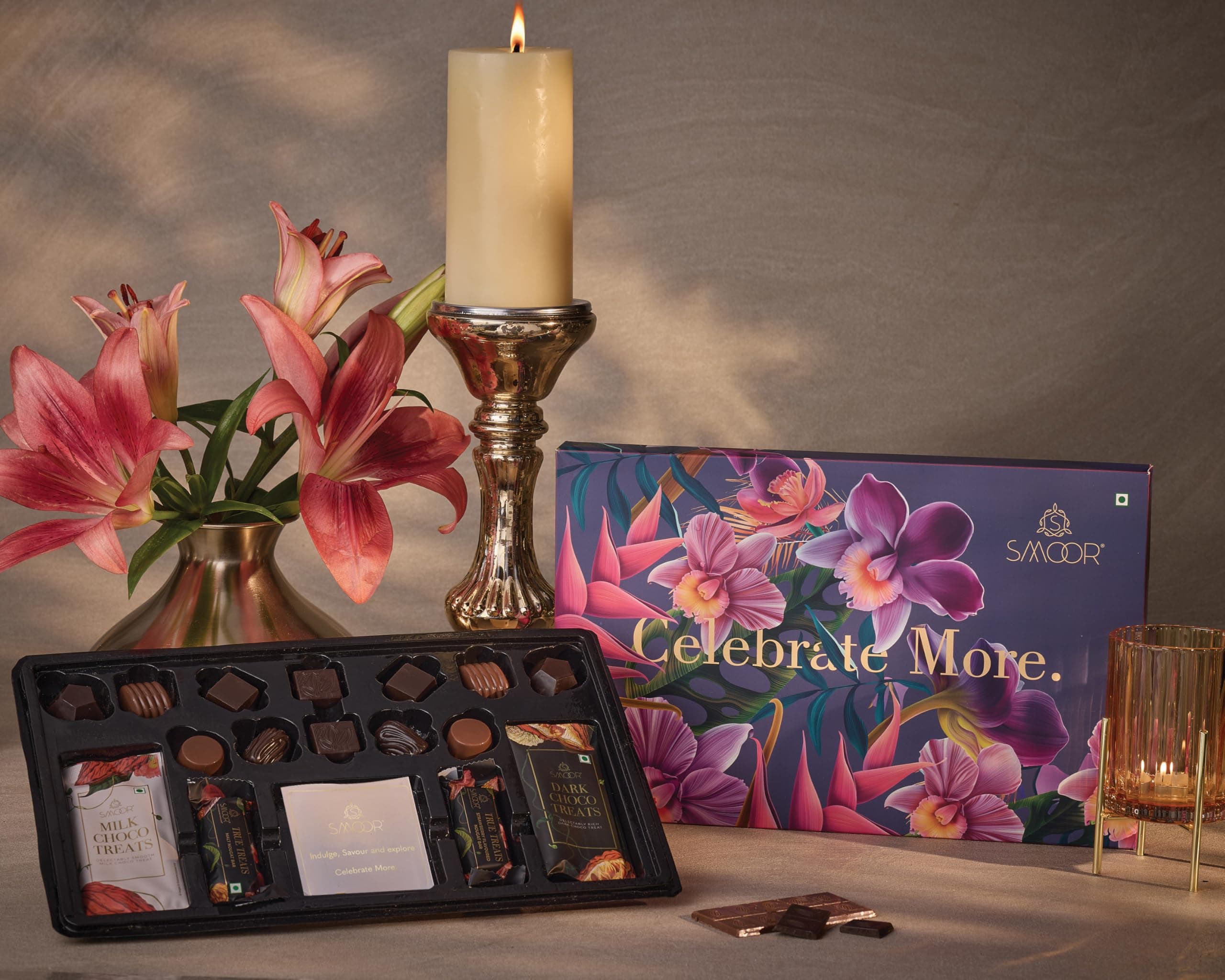 SMOOR Premium Celebration Box of 16 | Ideal for Gifting on Birthday, anniversary and special occasions | 16 Pieces